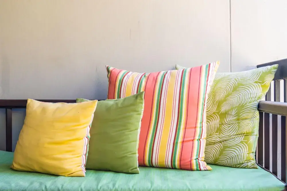 Pillow Arrangement Step-by-Step: The Complete Beginner's Guide (2026) pillow arrangement examples for sofa bedroom and outdoor patio